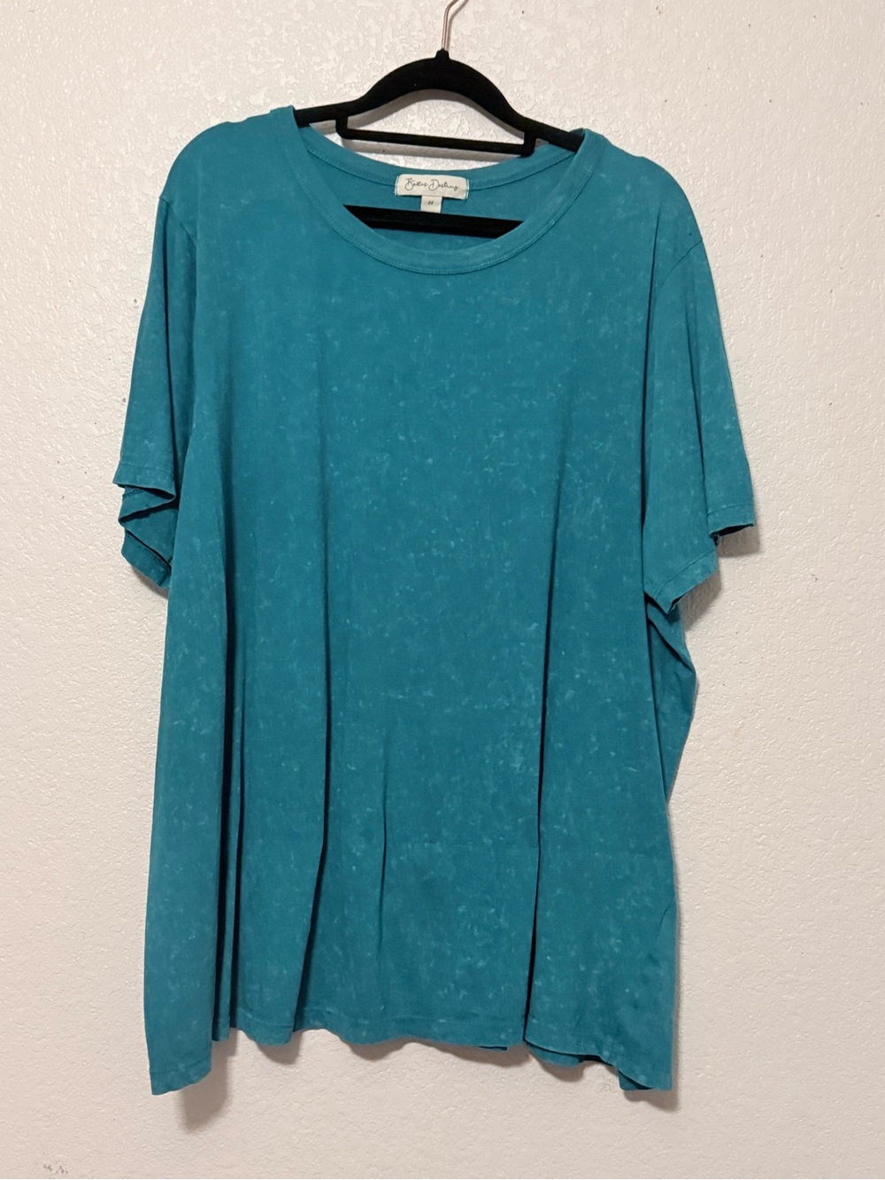 Bellaās Desting
Teal Mineral-Wash Short-Sleeve Womenās Tee 0325